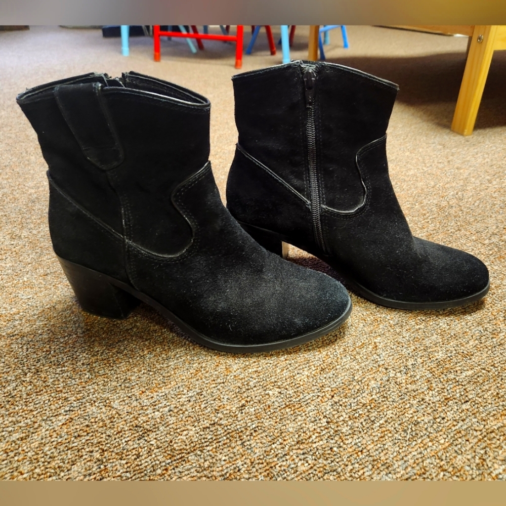 Steve Madden Black Suede Boots Women's Size 9